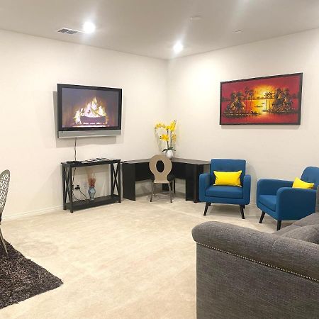 Private Lux Apartment In A New Community Fontana Extérieur photo